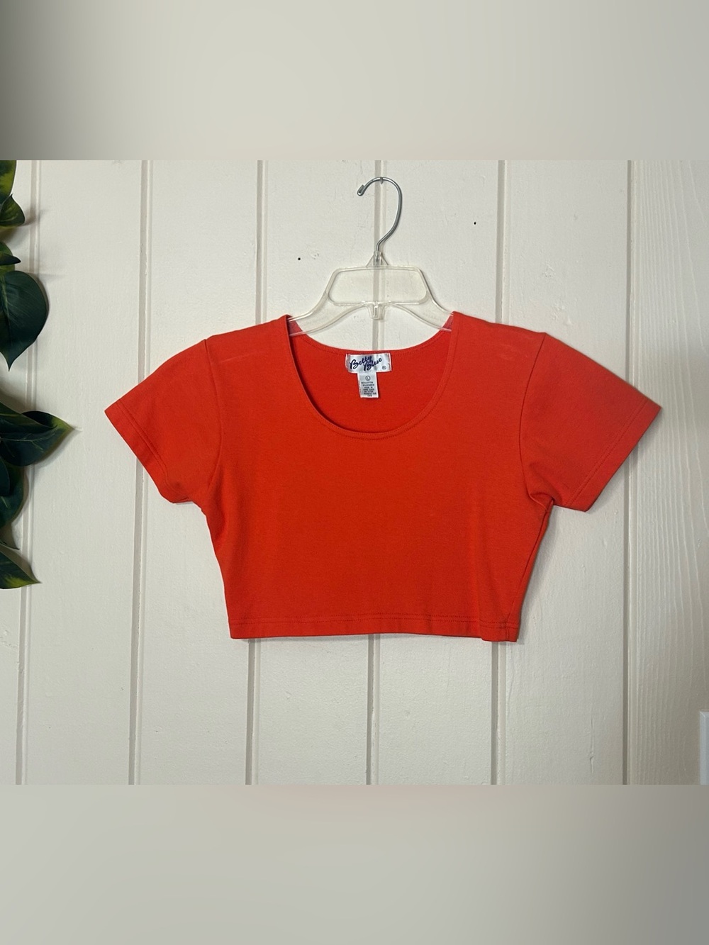 Betty Blue Orange Crop Top Blouse
Ladies Teen Large 10 - 12
Pit to Pit 15”
Lengt